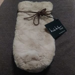 Nicole Miller bottle tote